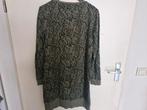 Donkergroene jurk met zwarte versieringen Maat m-l, Maat 38/40 (M), Onbekend, Ophalen of Verzenden, Knielengte