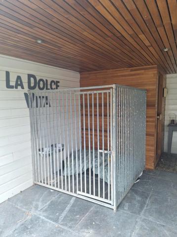 2 kennel panelen  beschikbaar voor biedingen