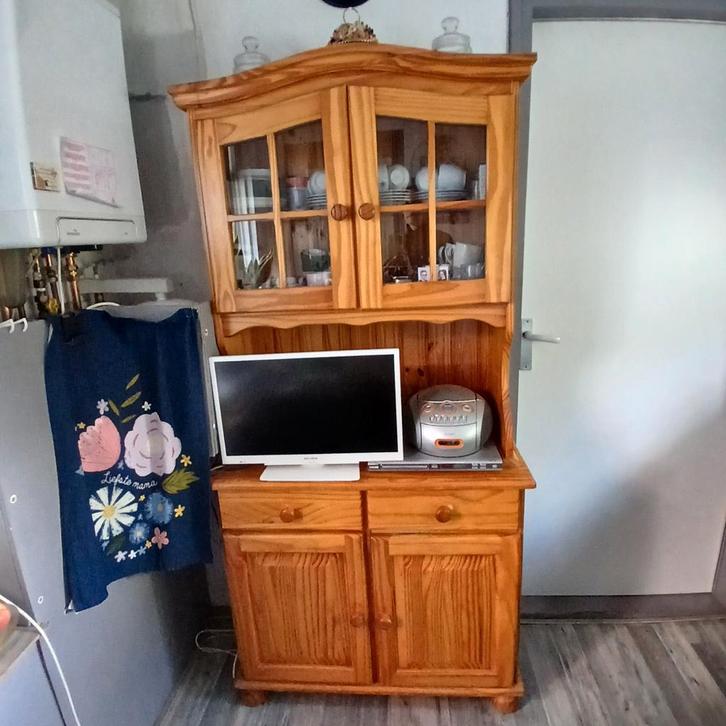 Buffetkast grenen 1.85  0.90  0.40

Buffetkast grenen, Huis en Inrichting, Kasten | Buffetkasten, Gebruikt, Met lade(s), Met deur(en)