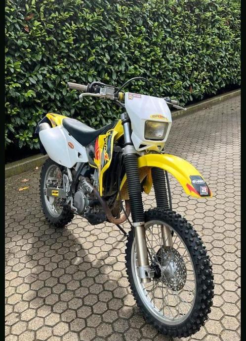 Gezocht: Suzuki DRZ400 tank, skidplate en meer, Motoren, Onderdelen | Suzuki, Gebruikt, Ophalen of Verzenden