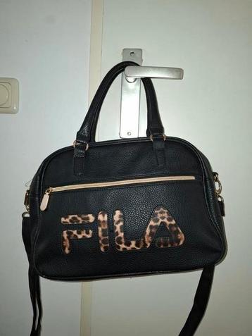 Fila handtas beschikbaar voor biedingen