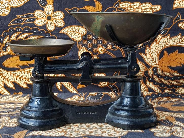 Mooie zware antieke Engelse weegschaal van ijzer en koper., Antiek en Kunst, Antiek | Woonaccessoires, Ophalen of Verzenden