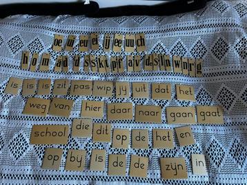 Oude letters en woorden school beschikbaar voor biedingen