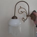 Antieke wandlamp koper met glazen kelk en kralenrand, Antiek en Kunst, Antiek | Lampen, Ophalen