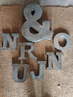 Metalen letters en & teken, Huis en Inrichting, Woonaccessoires | Tekstborden en Spreuken, Ophalen of Verzenden, Zo goed als nieuw
