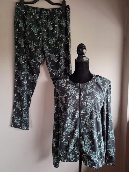 Nieuwe 2 delige set jasje broek Jacqueline de Yong L XL