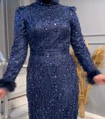 Avondjurk, donkerblauw met steentjes. 1 keer gedragen. Mt 50, Galajurk, Blauw, Maat 46/48 (XL) of groter, Ophalen of Verzenden