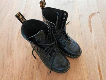 Dr Martens 35 beschikbaar voor biedingen
