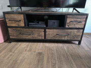 TV Meubel beschikbaar voor biedingen