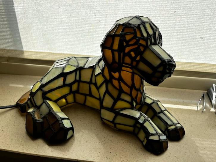 Tiffany Hond Lamp, Huis en Inrichting, Lampen | Vloerlampen, Zo goed als nieuw, Minder dan 100 cm, Glas, Ophalen of Verzenden