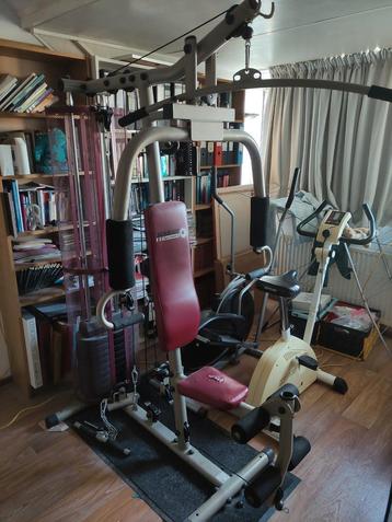 Krachtstation home gym fitness apparaat