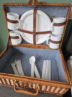 Picknickmand met servies/bestek, Ophalen, Zo goed als nieuw