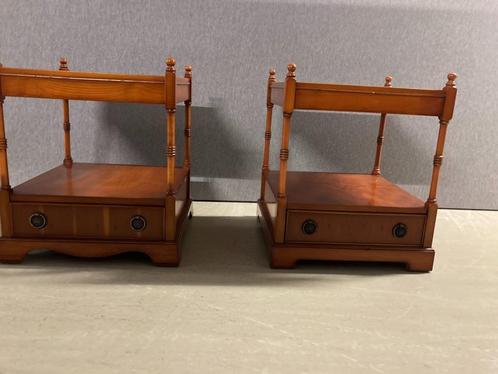 Lamptafel taxus, twee stuks, Huis en Inrichting, Tafels | Bijzettafels, Gebruikt, Vierkant, 45 tot 60 cm, Minder dan 55 cm, Hout