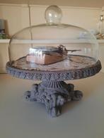 Brocante etagiere met stolp, Ophalen of Verzenden