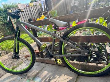 Zombie dirtjumper beschikbaar voor biedingen
