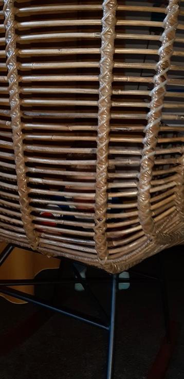 Rotan Schommelstoel - Stijlvol & Comfortabel beschikbaar voor biedingen