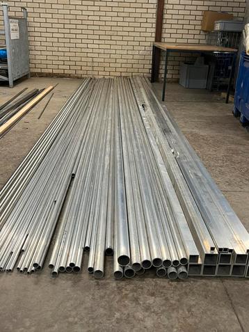 Partij aluminium buizen en kokers – diverse maten – 6 meter beschikbaar voor biedingen