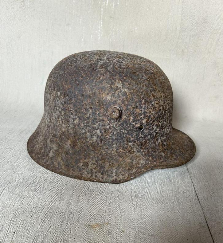 wo1 - Duitse M16 helm met kinriembevestiging - maat 64, Verzamelen, Militaria | Algemeen, Landmacht, Helm of Baret, Duitsland