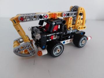 Lego Technic 42031 - Cherry Picker, compleet beschikbaar voor biedingen