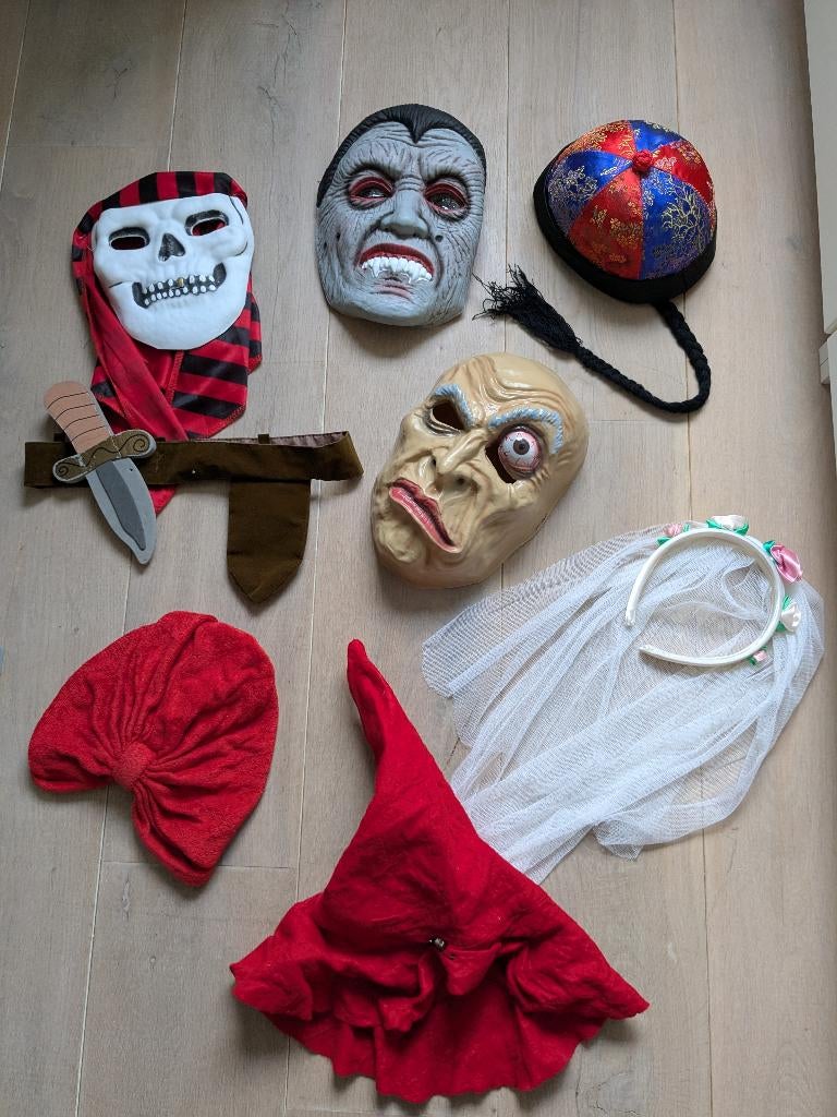 Diverse maskers en hoofddeksels, Kleding | Dames, Carnavalskleding en Feestkleding, Ophalen of Verzenden, Zo goed als nieuw, Overige thema's