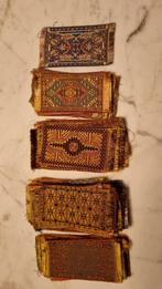 Turmac Mini Perzische Zijden Tapijten 98 stuks., Antiek en Kunst, Antiek | Kleden en Textiel, Ophalen