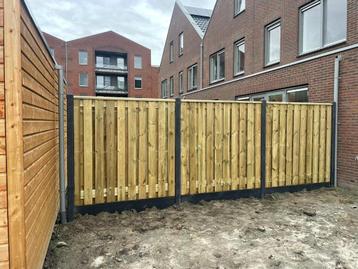 Schutting Grenen hout met antraciet betonsysteem beschikbaar voor biedingen