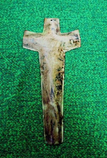 Gemêleerd beige ea kleuren geëmailleerd kruis 31 x 15 cm beschikbaar voor biedingen