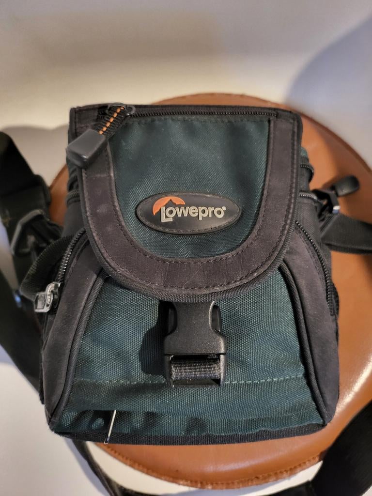 Lowepro Nova Micro AW, Ophalen of Verzenden, Zo goed als nieuw, Schoudertas, Lowepro