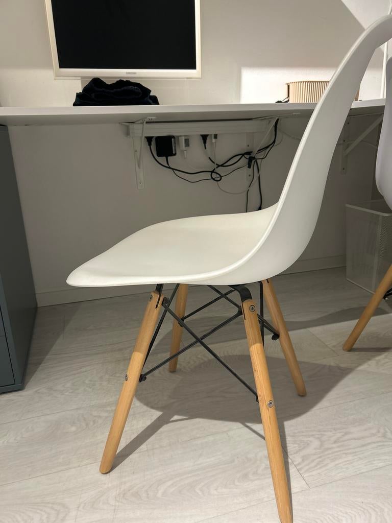 Witte Eames Style Stoel, Huis en Inrichting, Stoelen, Ophalen, Wit, Zo goed als nieuw, Eén