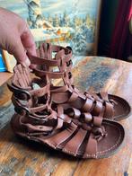 Kickers bruine sandalen maat 37, Ophalen of Verzenden, Zo goed als nieuw, Bruin, Sandalen of Muiltjes