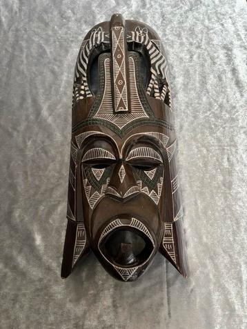 Afrikaans Houten Masker beschikbaar voor biedingen