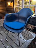 Twee originele Vitra Herman Miller chairs Dax Dar fiberglas, Huis en Inrichting, Stoelen, Ophalen, Zo goed als nieuw, Blauw, Twee