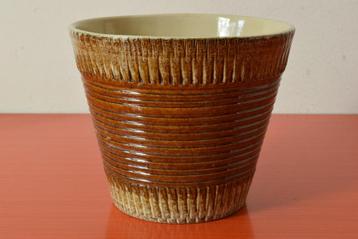 Grote retro vintage geribbelde jaren 70 bloempot beschikbaar voor biedingen