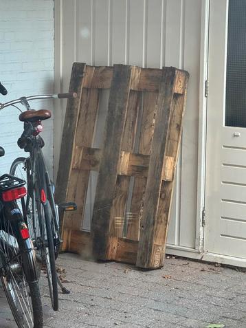 Gratis Houten Pallet beschikbaar voor biedingen