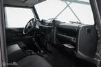 Land Rover Defender 2.4 TD 110" | Overlander | Airco | led |, Auto's, Land Rover, Stof, Gebruikt, Zwart, 4 cilinders