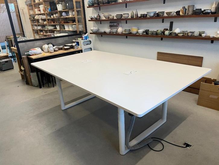Vitra Hoog-Laag Conferentietafel - Bouroullec Tyde 2, Zakelijke goederen, Kantoor en Winkelinrichting | Kantoormeubilair en Inrichting