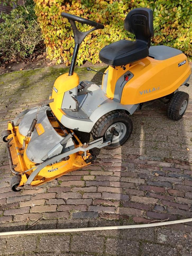 Stiga Villa 12 Zitmaaier VERKOCHT, Tuin en Terras, Vijvers, Gebruikt, Ophalen