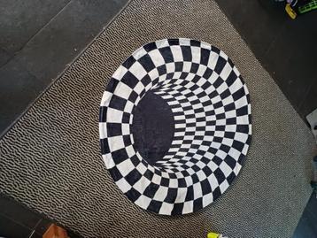 Rond vloerkleed zwart-wit beschikbaar voor biedingen