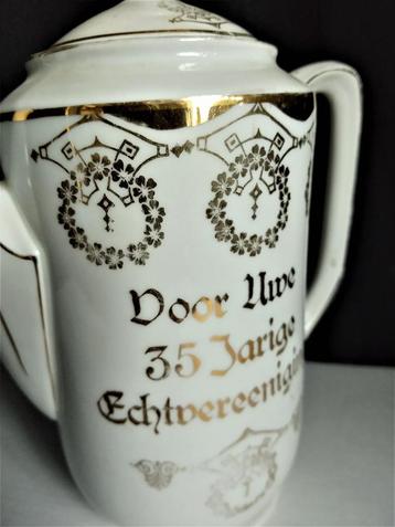Antieke   porseleinen koffiepot (35 jarige echtvereniging ) beschikbaar voor biedingen