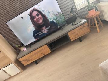 Tv meubel/dressoir beschikbaar voor biedingen