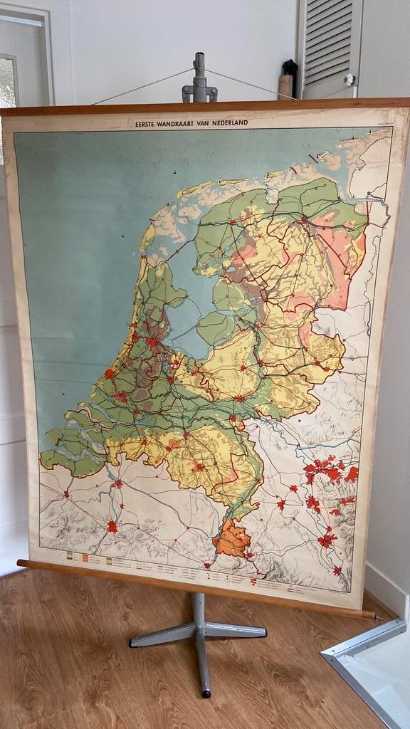 Grote schoolkaart: Eerste Wandkaart van Nederland., Antiek en Kunst, Antiek | Schoolplaten, Aardrijkskunde, Ophalen of Verzenden