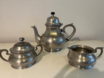 vintage tinnen theeservies beschikbaar voor biedingen