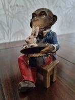 Brocante Aapje op een Stoel met een Konijn., Ophalen of Verzenden