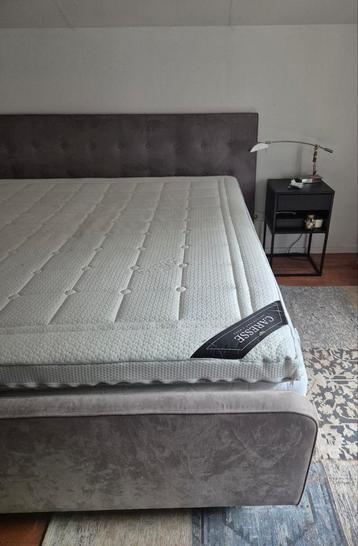 Boxspring 180 x 200 beschikbaar voor biedingen