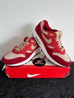 Nike air Max 1 Curry pack RED - size 42, Overige kleuren, Nike, Ophalen of Verzenden, Sneakers of Gympen