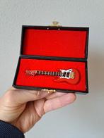 Washburn elektrische gitaar, 1:12, kunststof 12x5.5x3cm, Ophalen of Verzenden, Zo goed als nieuw, Decoratie