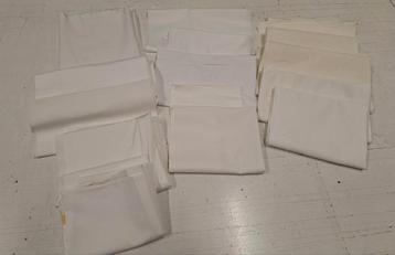 kleine witte lapjes beschikbaar voor biedingen