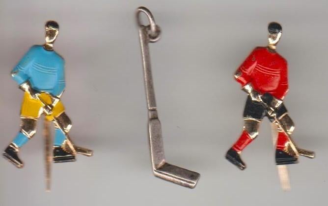 Hockey verzamelitems 2 spelden  en hanger, Verzamelen, Speldjes, Pins en Buttons, Verzenden, Zo goed als nieuw, Overige onderwerpen