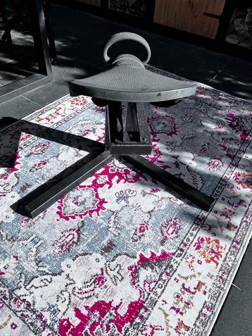 Kruk met Pegasus motorzadel beschikbaar voor biedingen