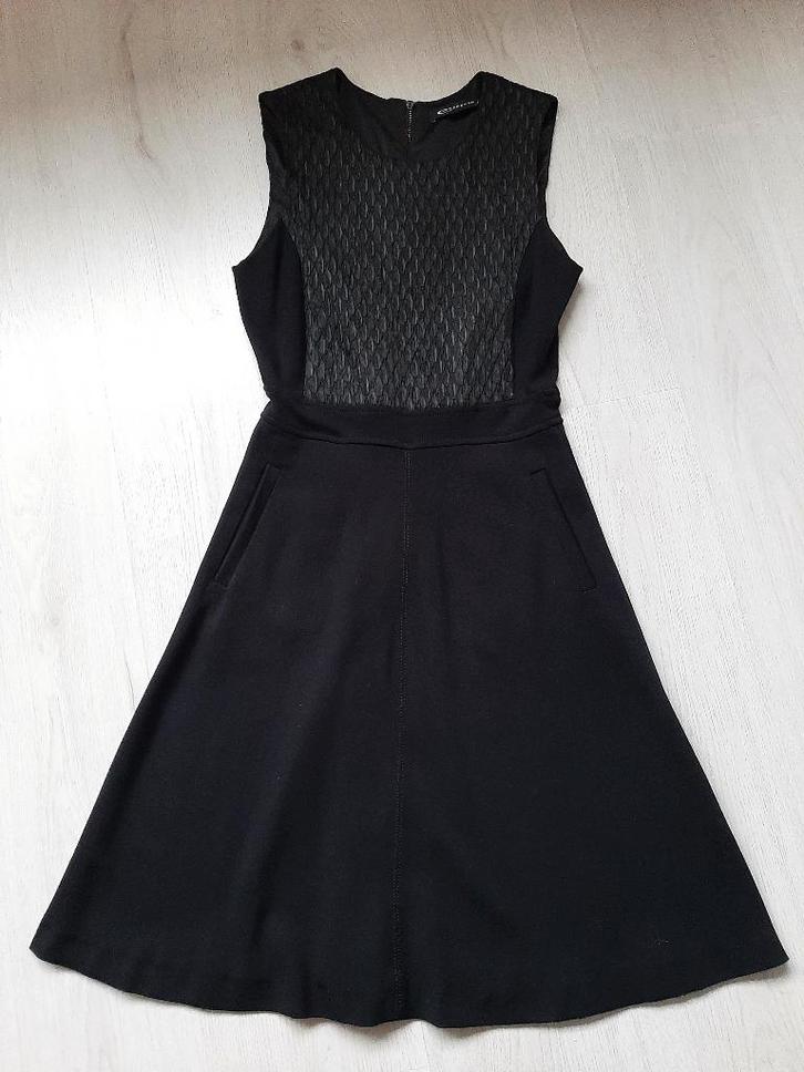 Zwarte nette jurk van Expresso, maat 36, Kleding | Dames, Jurken, Zo goed als nieuw, Maat 36 (S), Zwart, Knielengte, Ophalen of Verzenden